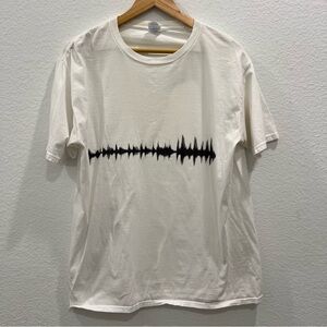 White Cotton Tee Shirt with Black Graphic of Sound Waves Size‎ L